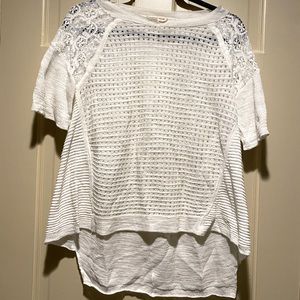 Short sleeve sweater